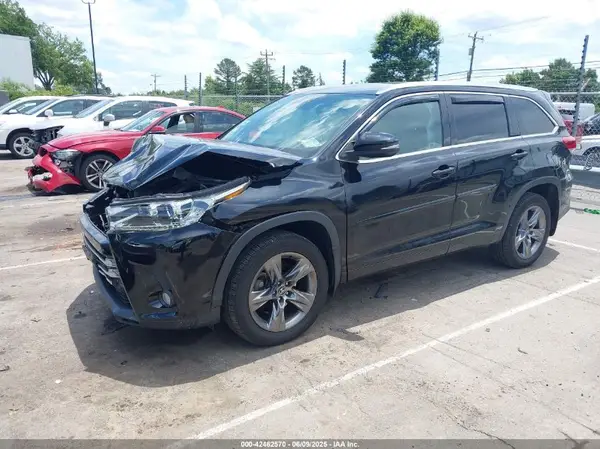 5TDDZRFH5HS461115 2017 TOYOTA HIGHLANDER - Image 2