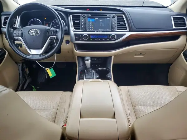 5TDDZRFH5HS461650 2017 TOYOTA HIGHLANDER - Image 8