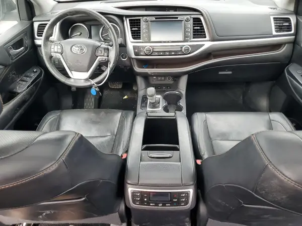 5TDDZRFH5HS465469 2017 TOYOTA HIGHLANDER - Image 8