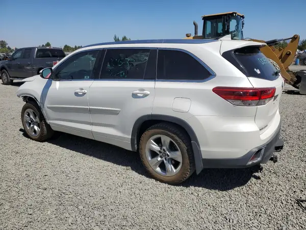 5TDDZRFH5HS473555 2017 TOYOTA HIGHLANDER - Image 2