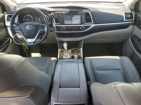 5TDDZRFH5HS473555 2017 TOYOTA HIGHLANDER - Image 8