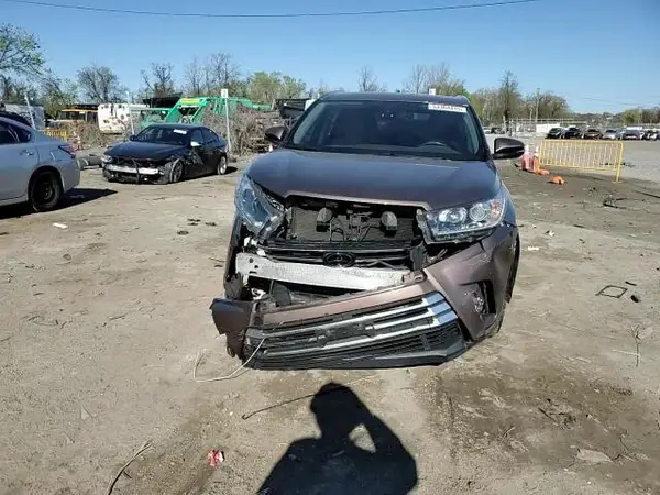 5TDDZRFH5HS477041 2017 TOYOTA HIGHLANDER - Image 1