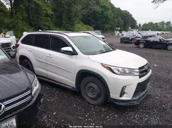 5TDDZRFH5HS479159 2017 TOYOTA HIGHLANDER