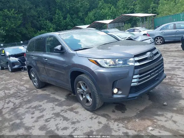 5TDDZRFH5JS498672 2018 TOYOTA HIGHLANDER - Image 1