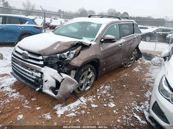 5TDDZRFH5JS803250 2018 TOYOTA HIGHLANDER - Image 2