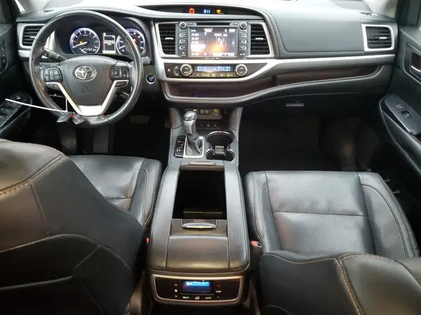 5TDDZRFH5JS809078 2018 TOYOTA HIGHLANDER - Image 8