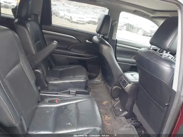5TDDZRFH5JS814149 2018 TOYOTA HIGHLANDER - Image 8