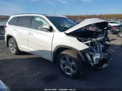 5TDDZRFH5JS819951 2018 TOYOTA HIGHLANDER