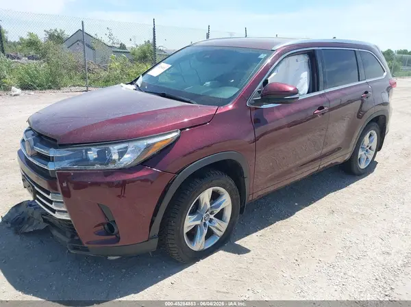 5TDDZRFH5JS824714 2018 TOYOTA HIGHLANDER - Image 2
