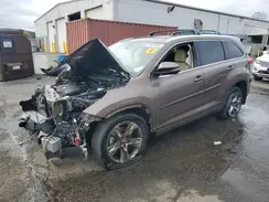 5TDDZRFH5JS828696 2018 TOYOTA HIGHLANDER