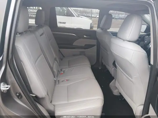 5TDDZRFH5JS829427 2018 TOYOTA HIGHLANDER - Image 6