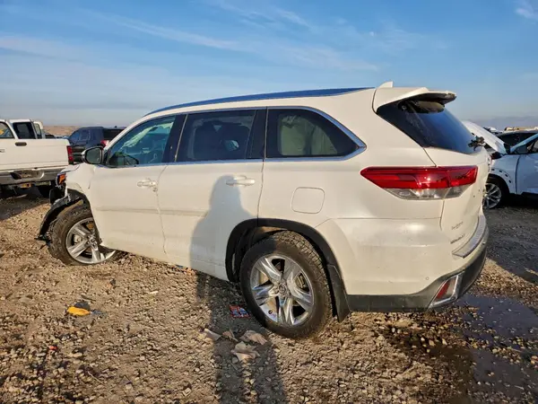 5TDDZRFH5JS829735 2018 TOYOTA HIGHLANDER - Image 2
