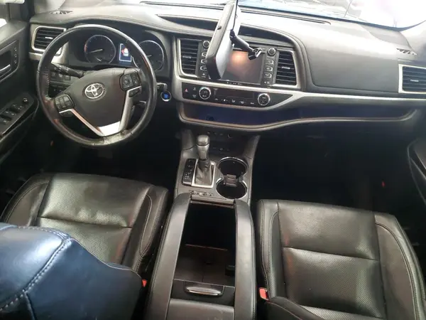 5TDDZRFH5JS834966 2018 TOYOTA HIGHLANDER - Image 8