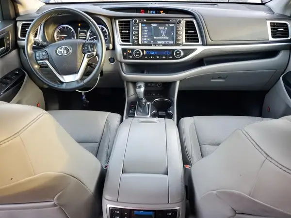 5TDDZRFH5JS839455 2018 TOYOTA HIGHLANDER - Image 8