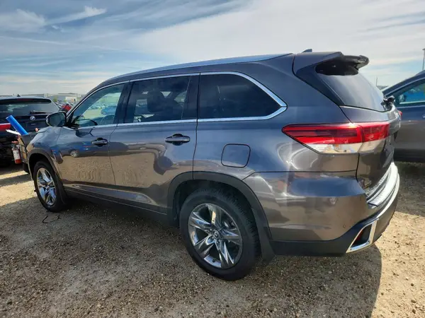 5TDDZRFH5JS841366 2018 TOYOTA HIGHLANDER - Image 2