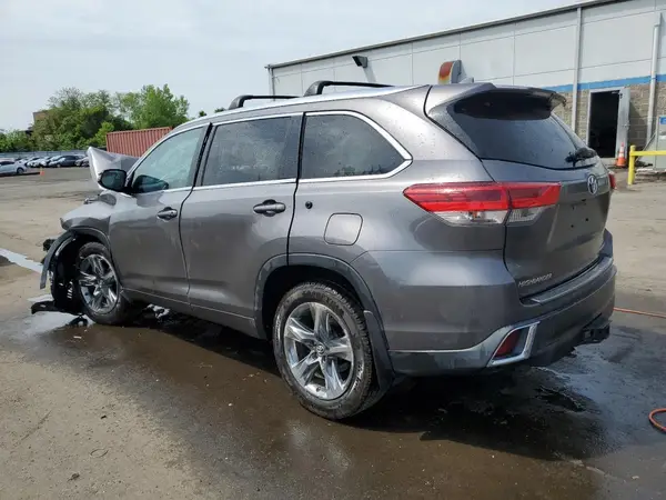 5TDDZRFH5JS847006 2018 TOYOTA HIGHLANDER - Image 2