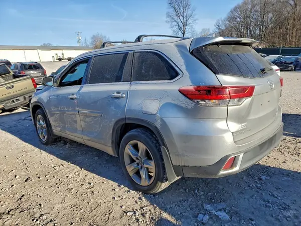 5TDDZRFH5JS852724 2018 TOYOTA HIGHLANDER - Image 2