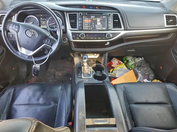 5TDDZRFH5JS852724 2018 TOYOTA HIGHLANDER - Image 8