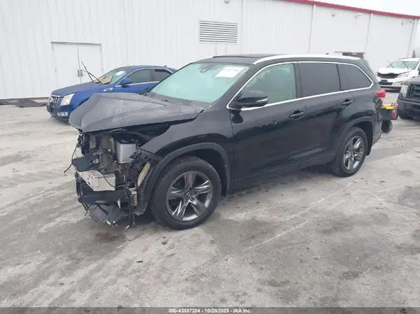 5TDDZRFH5JS856742 2018 TOYOTA HIGHLANDER - Image 2