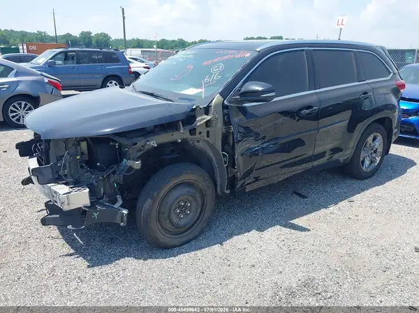5TDDZRFH5JS858457 2018 TOYOTA HIGHLANDER - Image 2