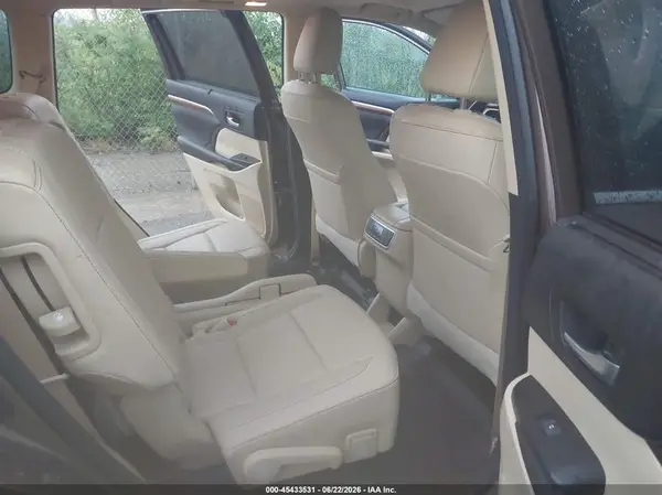 5TDDZRFH5JS868745 2018 TOYOTA HIGHLANDER - Image 8