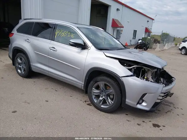 5TDDZRFH5JS872522 2018 TOYOTA HIGHLANDER - Image 1