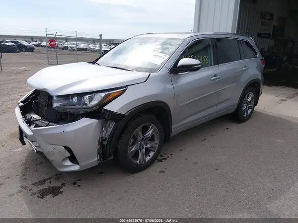 5TDDZRFH5JS872522 2018 TOYOTA HIGHLANDER - Image 2