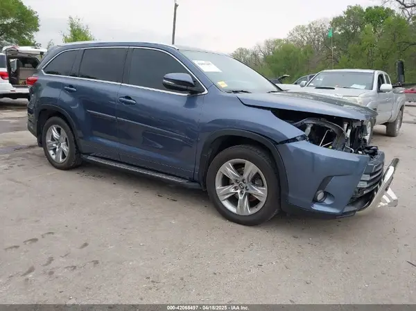 5TDDZRFH5JS880457 2018 TOYOTA HIGHLANDER - Image 1