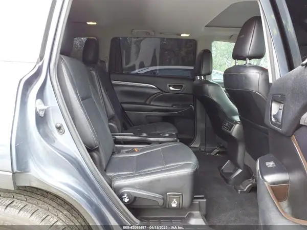 5TDDZRFH5JS880457 2018 TOYOTA HIGHLANDER - Image 8