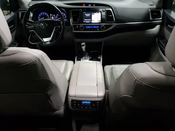 5TDDZRFH5JS889918 2018 TOYOTA HIGHLANDER - Image 8