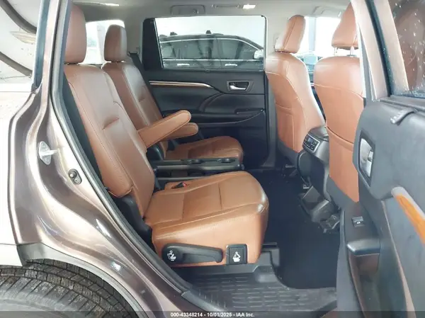 5TDDZRFH5JS896271 2018 TOYOTA HIGHLANDER - Image 8