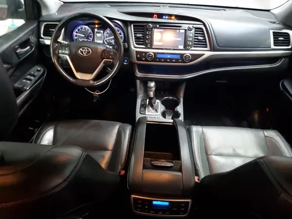 5TDDZRFH5JS904840 2018 TOYOTA HIGHLANDER - Image 8