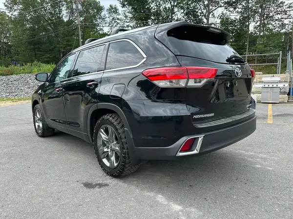 5TDDZRFH5KS703604 2019 TOYOTA HIGHLANDER - Image 2