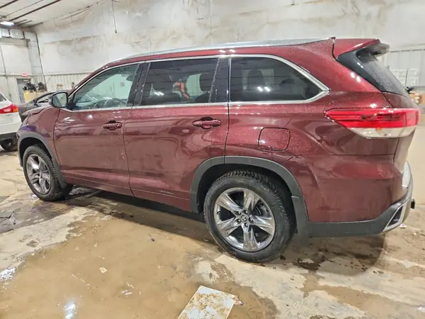 5TDDZRFH5KS709113 2019 TOYOTA HIGHLANDER - Image 2