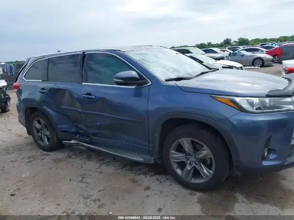 5TDDZRFH5KS714411 2019 TOYOTA HIGHLANDER - Image 1