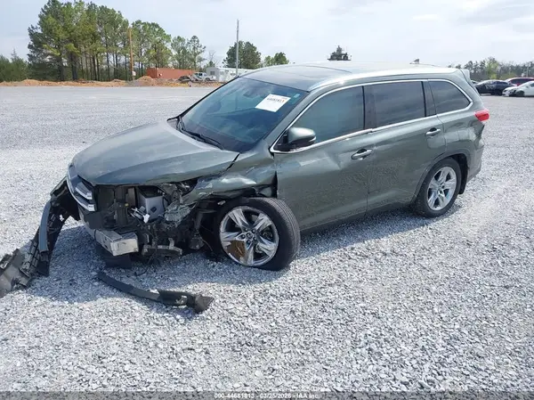 5TDDZRFH5KS716384 2019 TOYOTA HIGHLANDER - Image 2