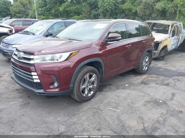 5TDDZRFH5KS726087 2019 TOYOTA HIGHLANDER - Image 2