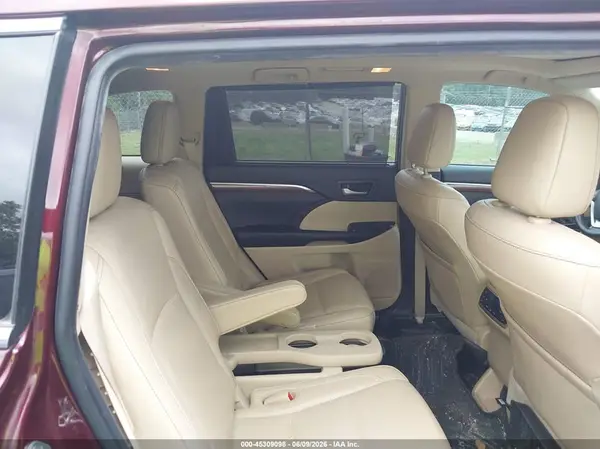 5TDDZRFH5KS726087 2019 TOYOTA HIGHLANDER - Image 8
