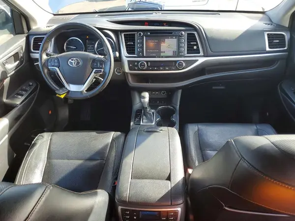 5TDDZRFH5KS930890 2019 TOYOTA HIGHLANDER - Image 8