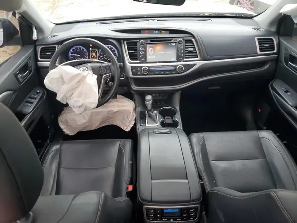 5TDDZRFH5KS938245 2019 TOYOTA HIGHLANDER - Image 8