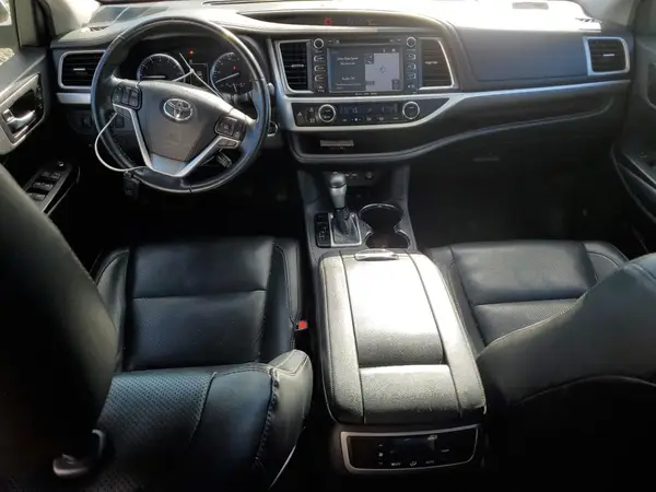 5TDDZRFH5KS940612 2019 TOYOTA HIGHLANDER - Image 8