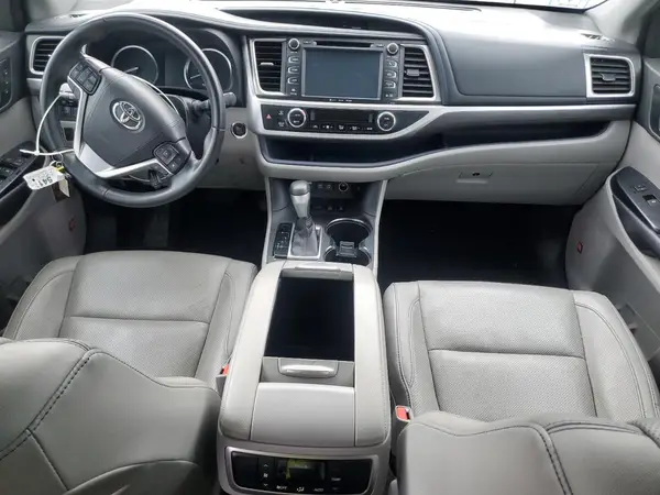 5TDDZRFH5KS950928 2019 TOYOTA HIGHLANDER - Image 8