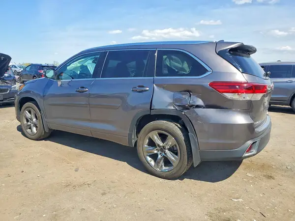 5TDDZRFH5KS955059 2019 TOYOTA HIGHLANDER - Image 2