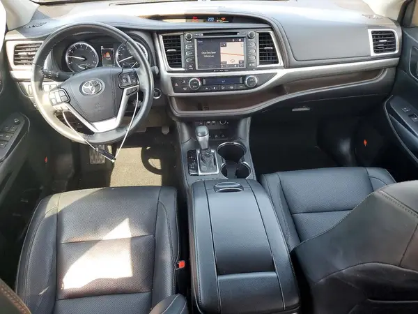 5TDDZRFH5KS955059 2019 TOYOTA HIGHLANDER - Image 8