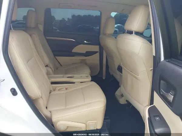 5TDDZRFH5KS956521 2019 TOYOTA HIGHLANDER - Image 8