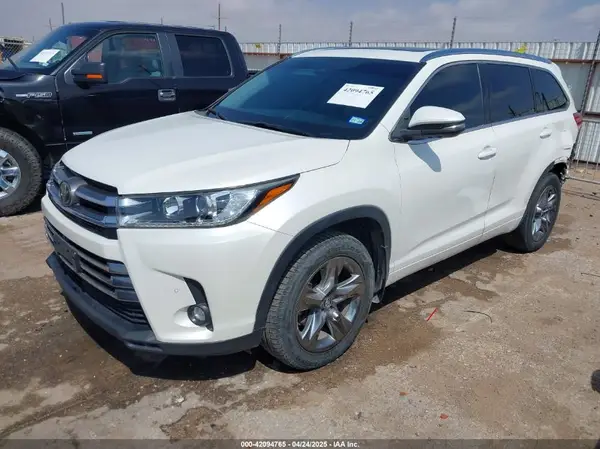 5TDDZRFH5KS958544 2019 TOYOTA HIGHLANDER - Image 2