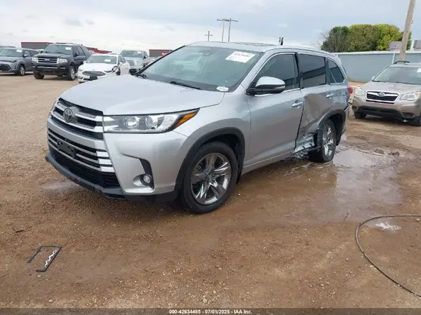 5TDDZRFH5KS975120 2019 TOYOTA HIGHLANDER - Image 2