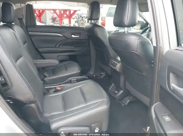 5TDDZRFH5KS975120 2019 TOYOTA HIGHLANDER - Image 8