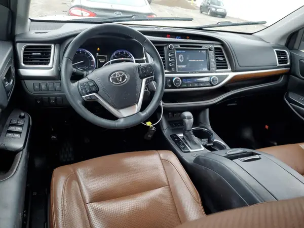 5TDDZRFH5KS978180 2019 TOYOTA HIGHLANDER - Image 8