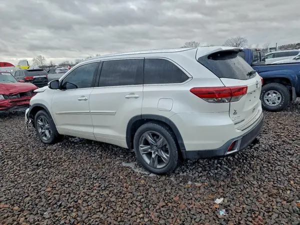 5TDDZRFH5KS989583 2019 TOYOTA HIGHLANDER - Image 2